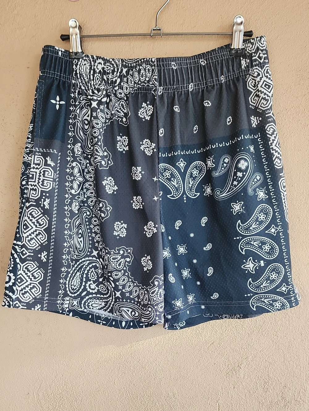 BRAVEST STUDIOS Mens Medium Mesh Shorts Paisley Patchwork Drawstring Gray White
